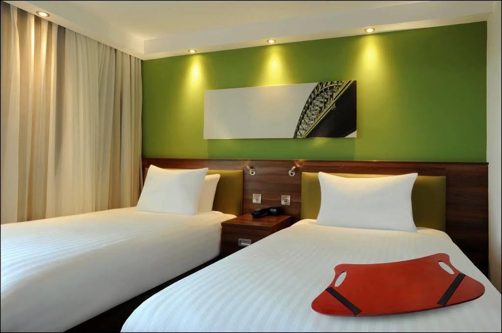 מלון Hampton By Hilton Newcastle מראה חיצוני תמונה